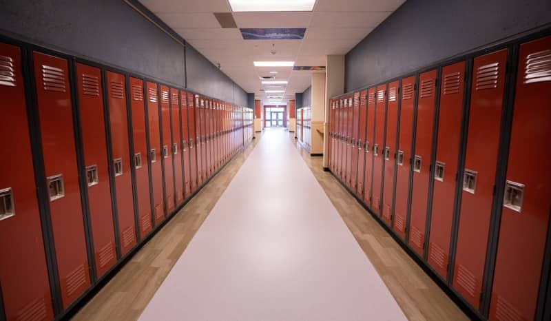 Locker and deposit system